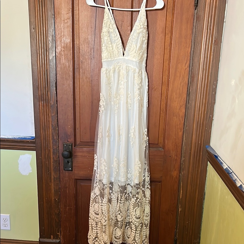 Elegant Cream Lace Dress